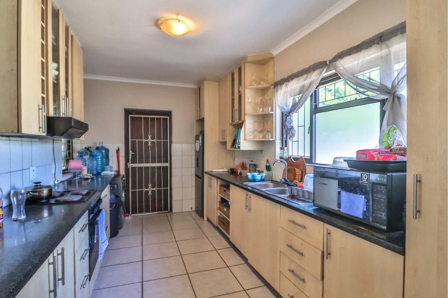 To Let 3 Bedroom Property for Rent in Table View Western Cape